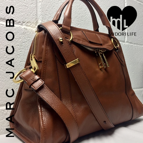 Marc Jacobs Handbags - MARC JACOBS Wellington Classic Satchel Crossbody